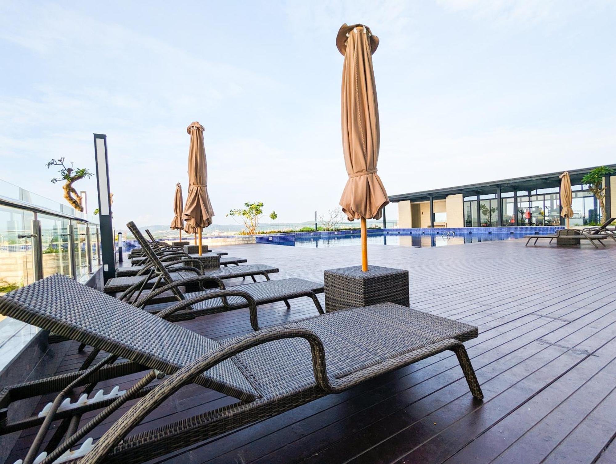 Lovina 1823 At Pollux Meisterstadt Batam ภายนอก รูปภาพ