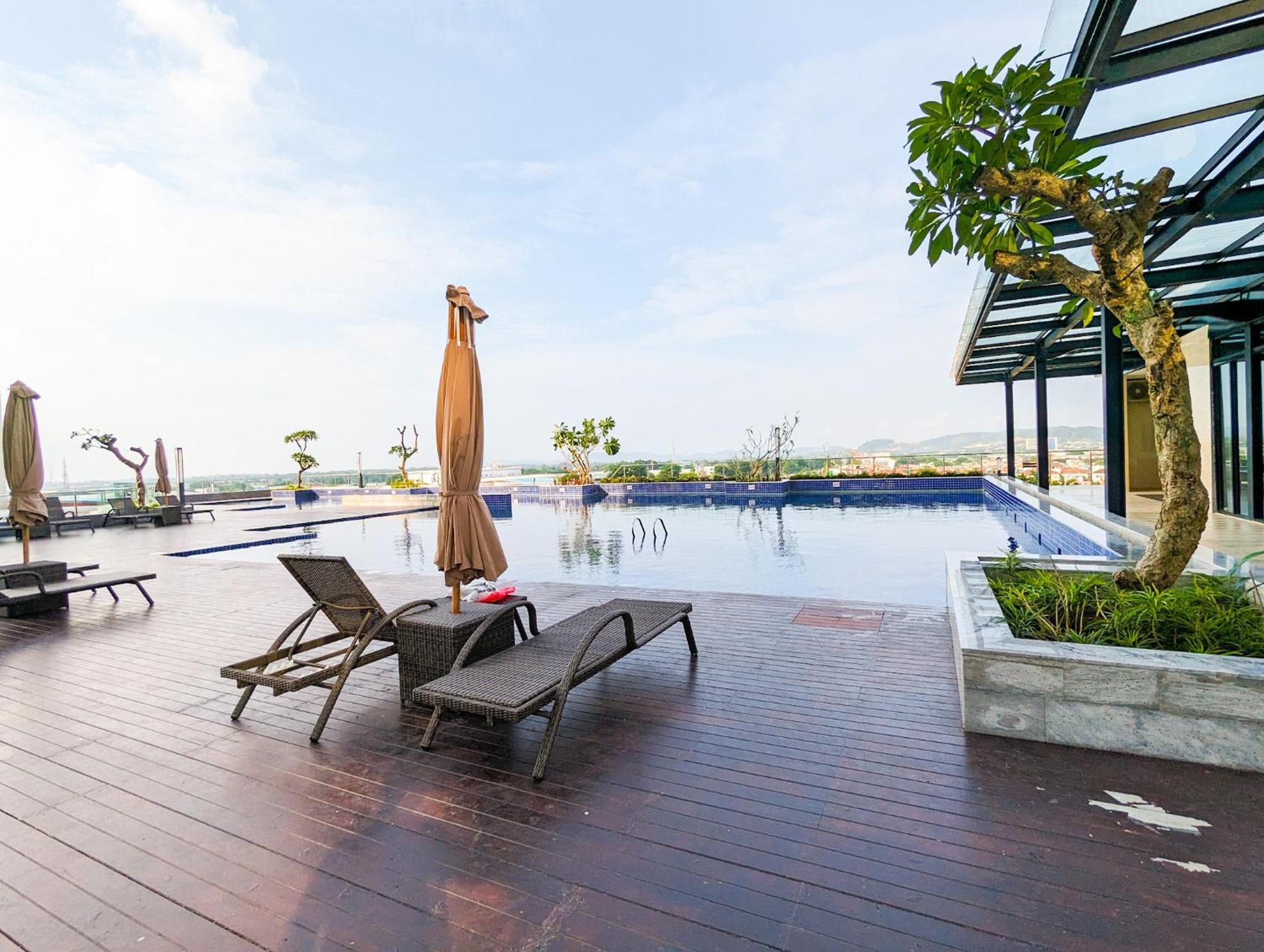 Lovina 1823 At Pollux Meisterstadt Batam ภายนอก รูปภาพ